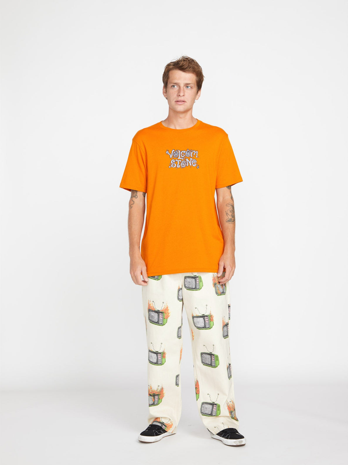 T-shirt Justin Hager In Type - SAFFRON